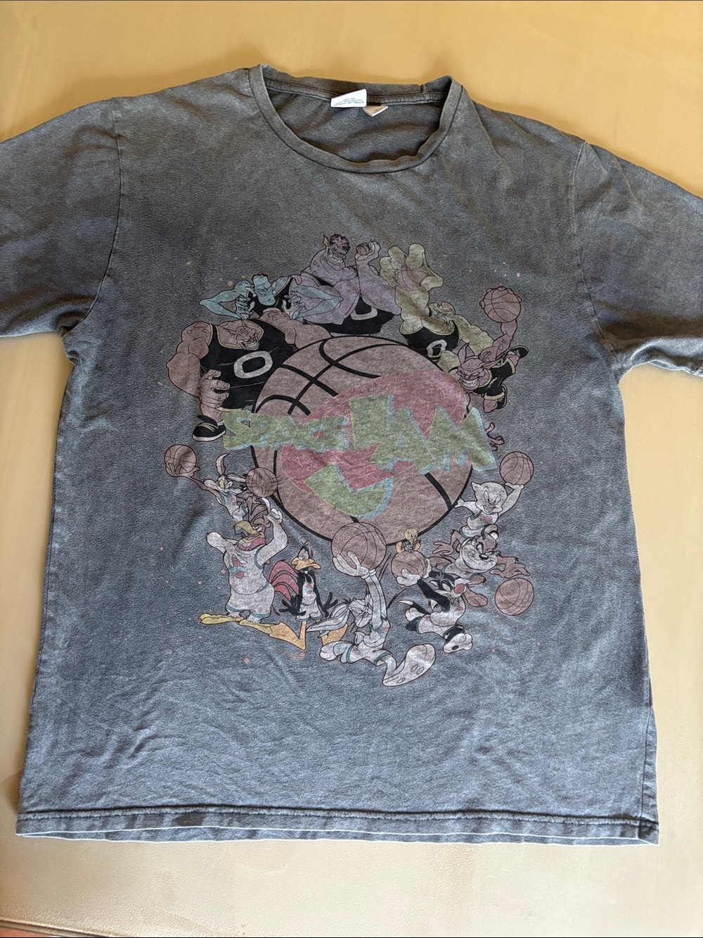 Vintage-Style Gray Graphic Short Sleeve Tee